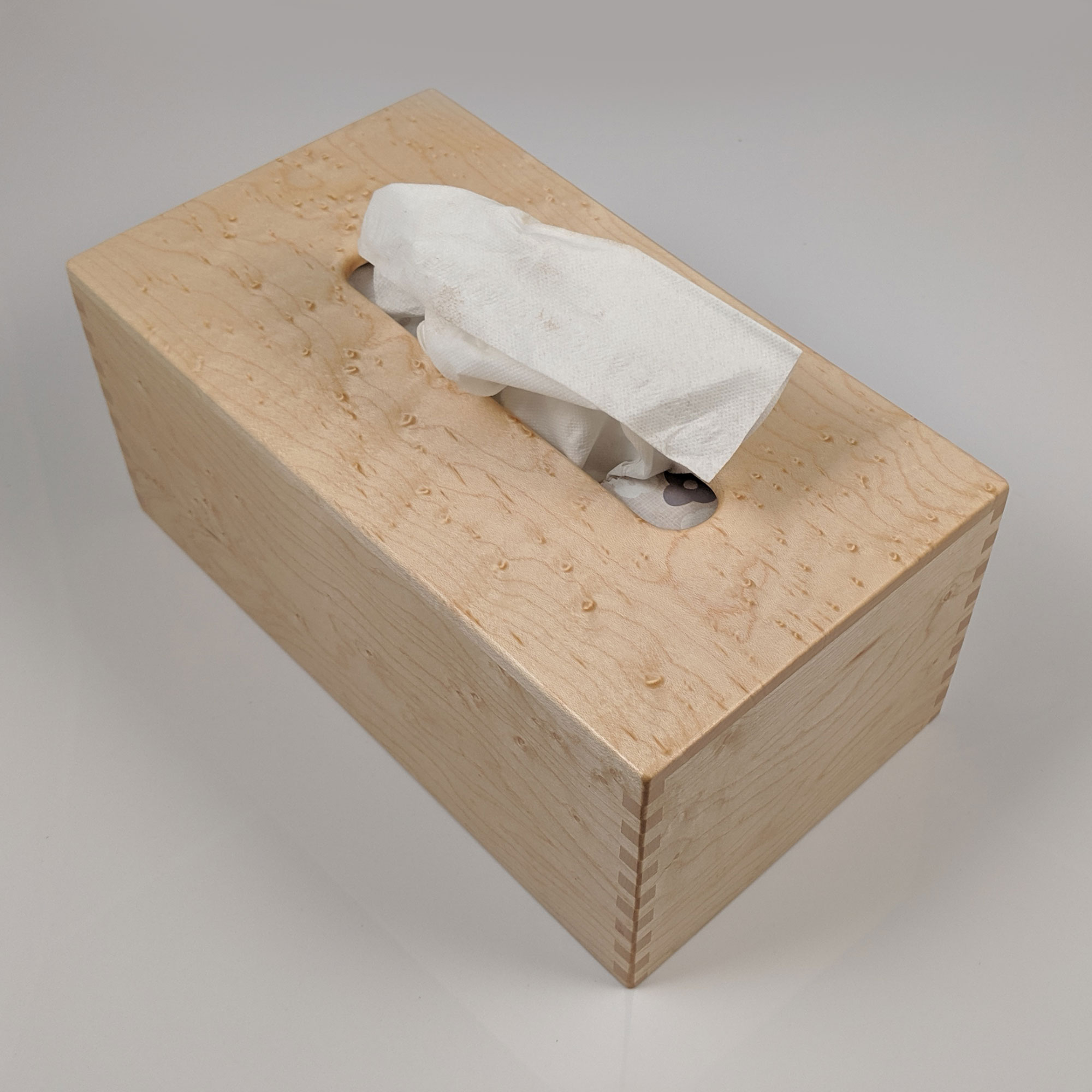 https://www.playingwithwood.com/wp-content/uploads/2019/08/Tissue-Box-Cover-Birdseye-Maple-Regular-Box-Jointed-Sides-1.jpg